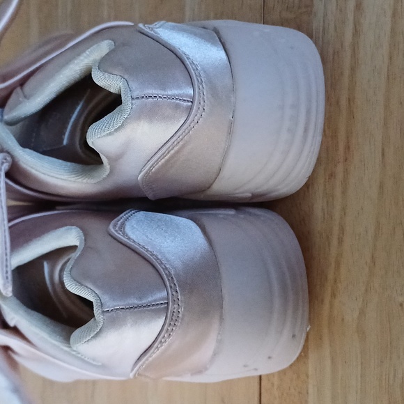 4 EVER pink bow tie runners - Picture 8 of 8